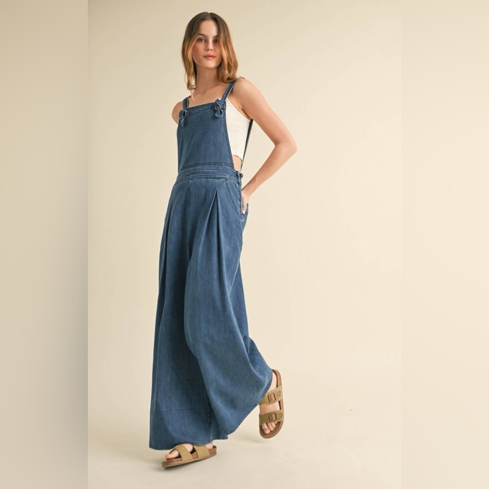 Women's Denim Overalls - Picture 3 of 6